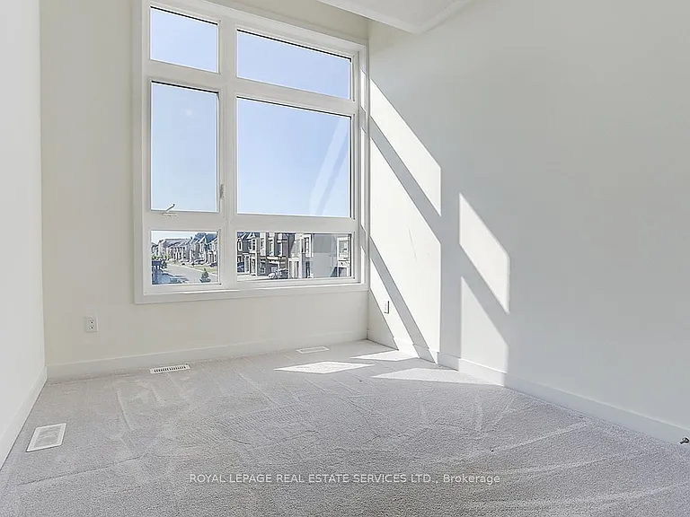 44 Hewison Ave — Photo 30