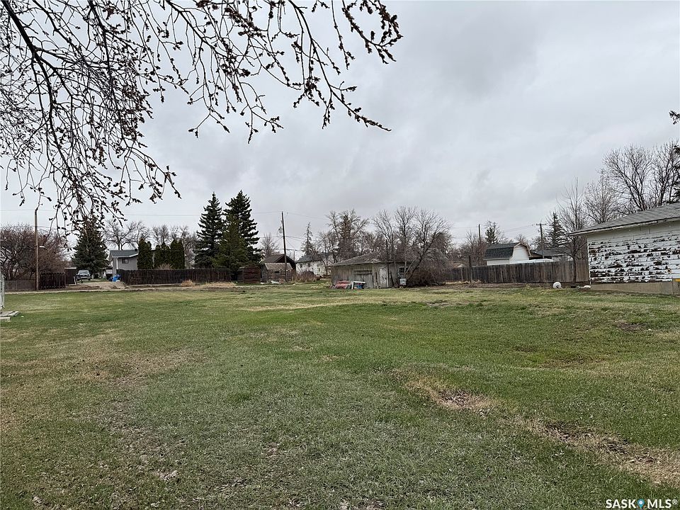 1st image of 129 7th Avenue SW