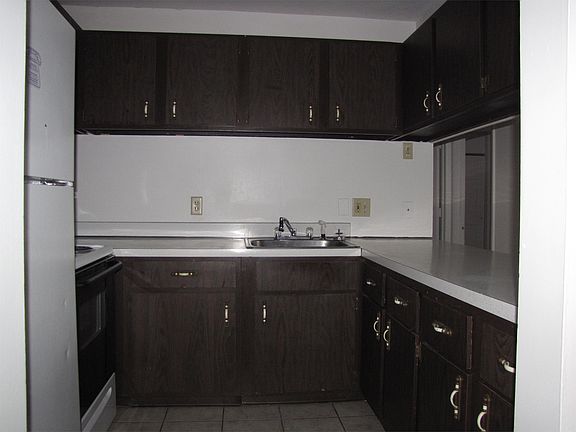 2nd image of 21238 Oxford St APT 29