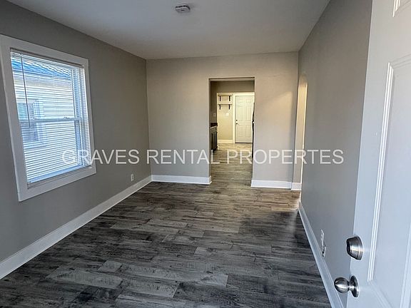 2nd image of 1102 Oleanda Ave