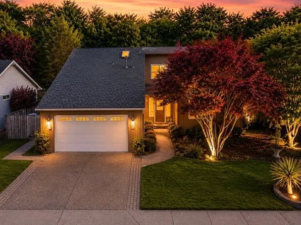 15598 NW Overton Dr, Beaverton, OR 97006