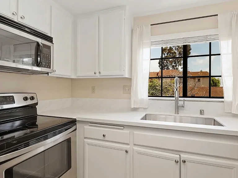 2838 Andover Ave #2838 — Photo 8