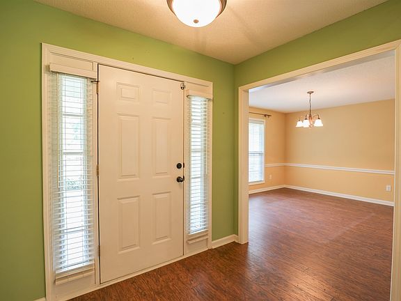 4th image of 302 W Lakeview Dr