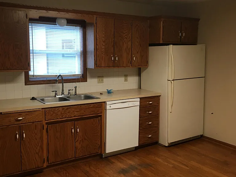 510 N Walnut St — Photo 5