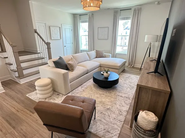 3024 Red Cardinal Ln, Charlotte, NC 28211