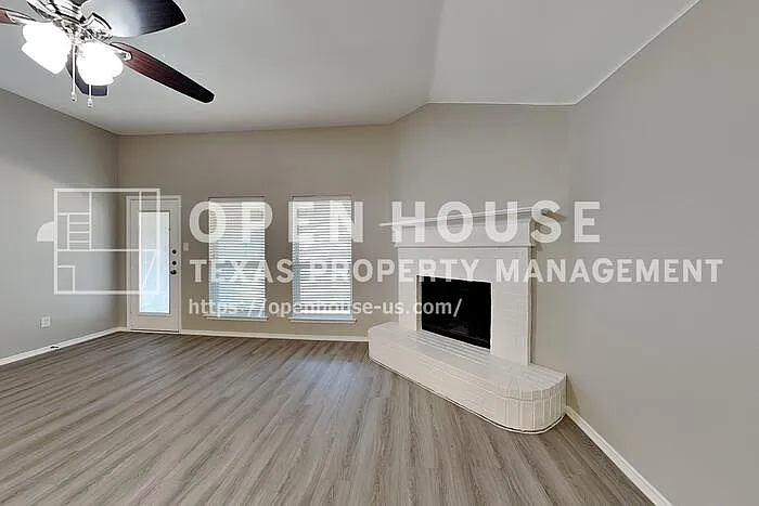 3 bed, 2.0 bath, 2198 sqft, $2,325 — Photo 4
