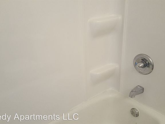 5th image of 6423 Kennedy Ave APT 34
