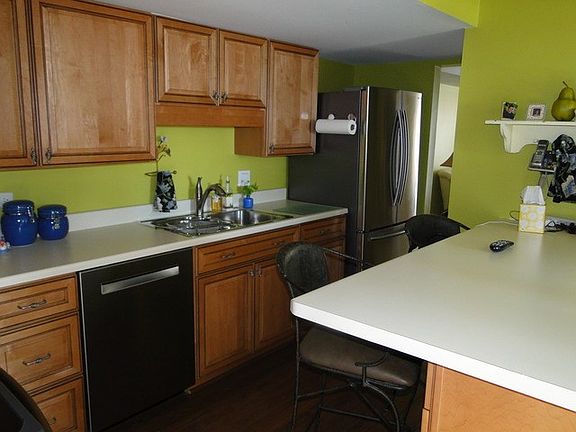 4th image of 221 Patuxet Ct