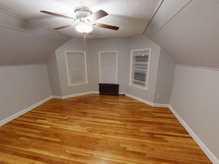24 Gladstone St #2 — Photo 18