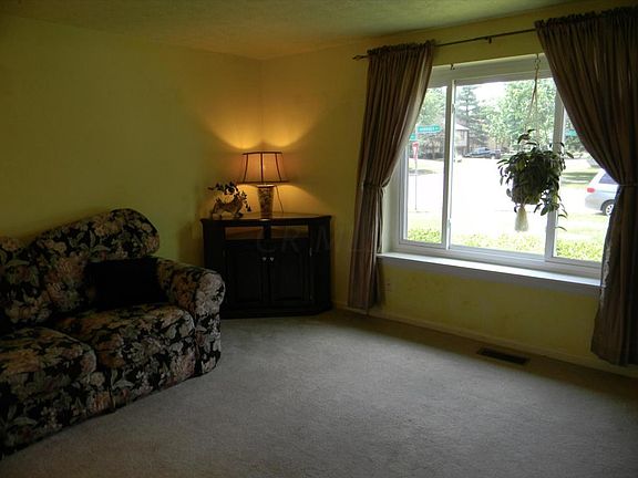 5th image of 8818 Hornsea Dr