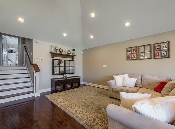 4th image of 1021 S Catherine Ave