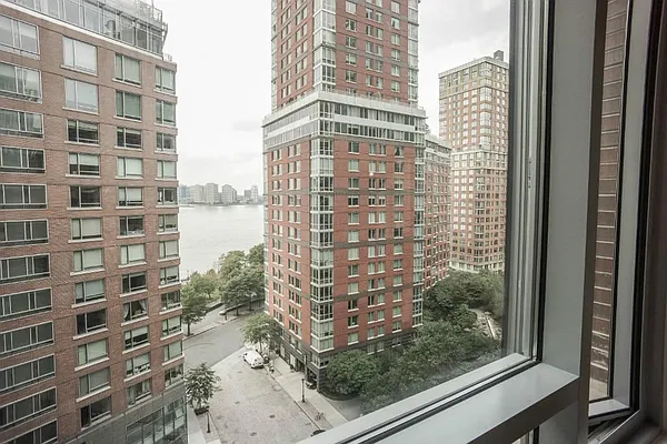 Sold by Keller Williams NYC | media 3