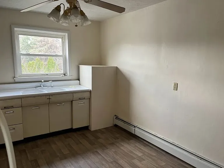 15 N Royal St #6 — Photo 7