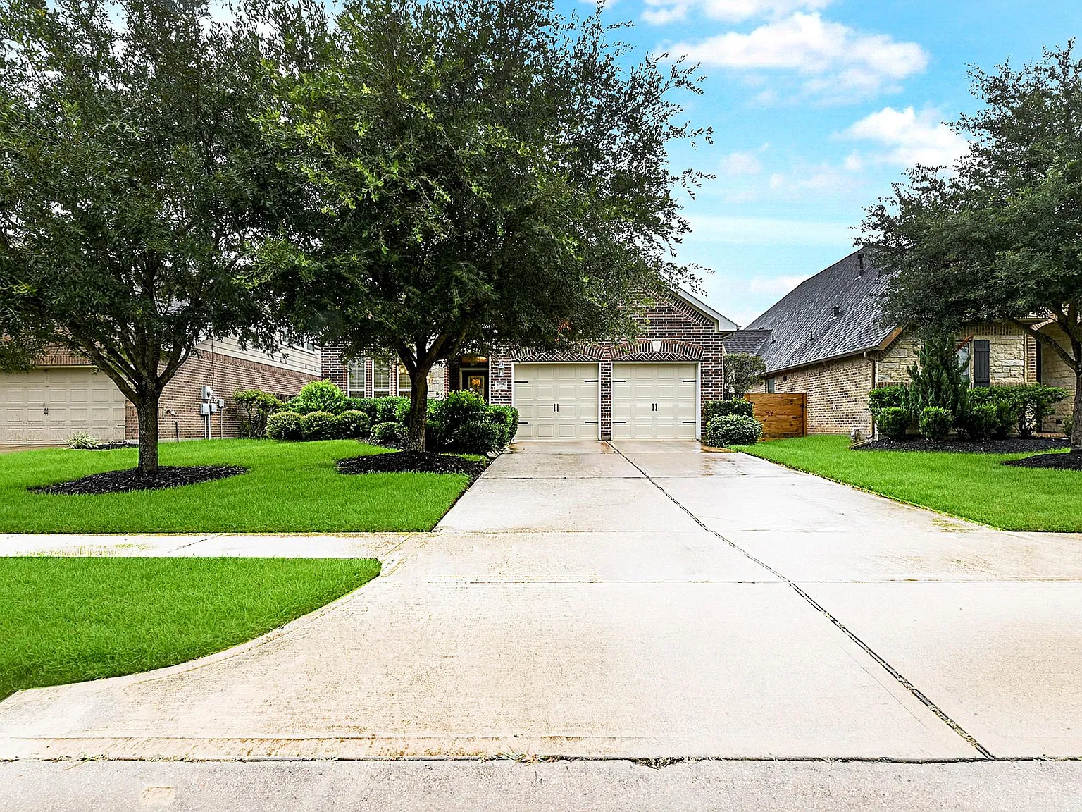 4 bed, 2.0 bath, 2141 sqft, $2,500 — Photo 3