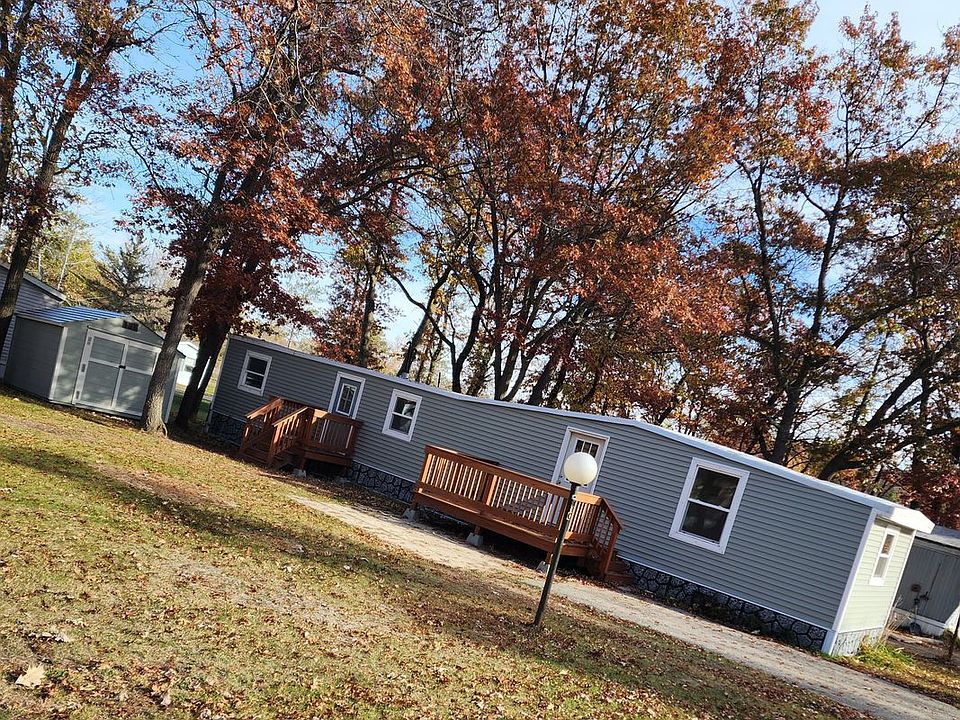 1st image of 1201 8th St NE Trailer 10