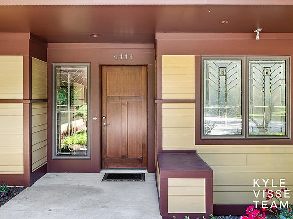 3rd image of 4444 Oak River Dr NE
