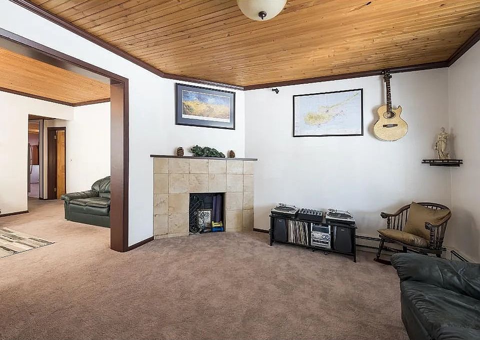 Front/living room