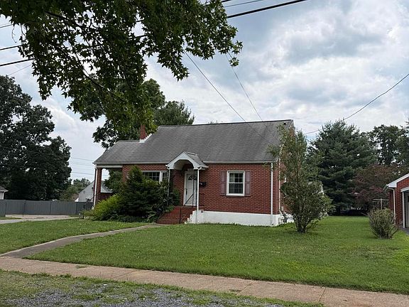 4th image of 4604 Eden Dr NW