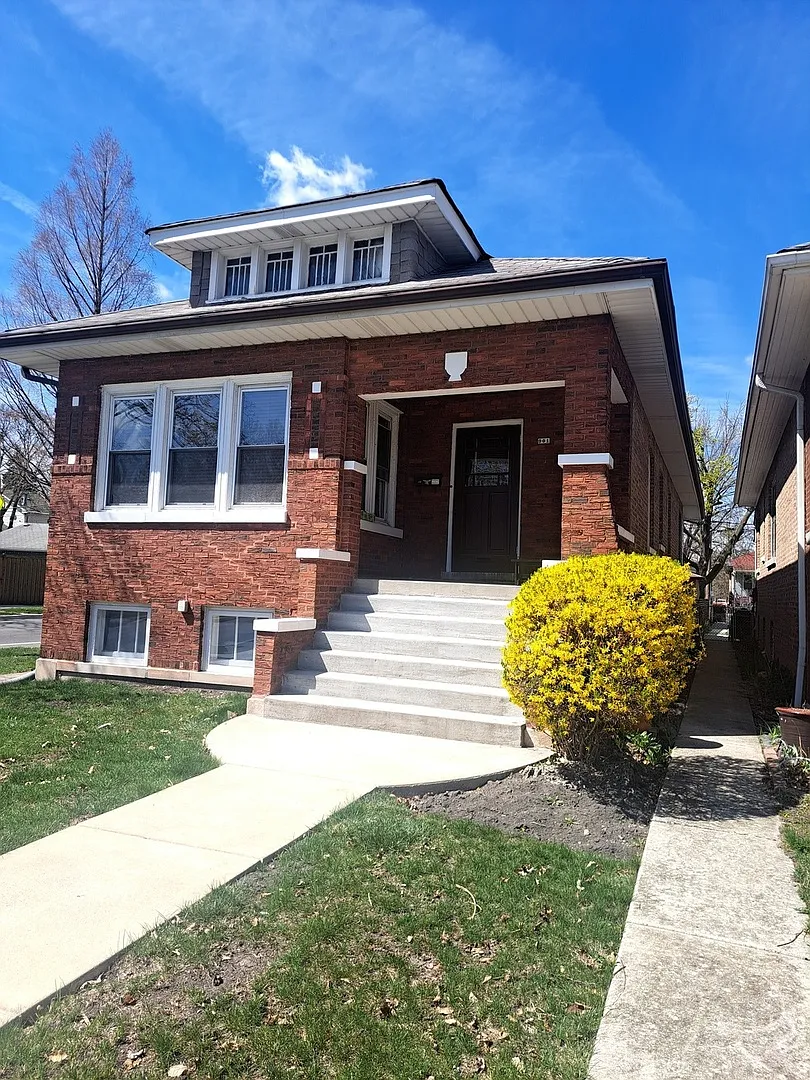 901 N Harvey Ave photo 1
