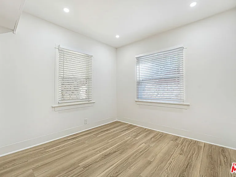316 Crane Blvd — Photo 8