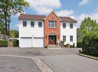 69 Manetto Hill Rd, Plainview, NY 11803