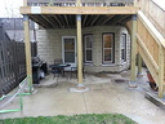 Patio/Hang out area