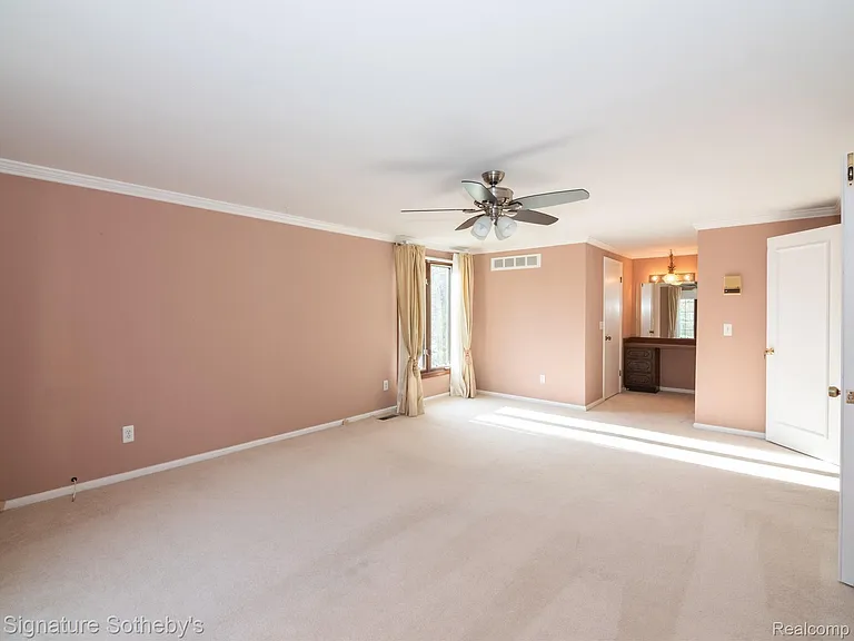 5105 Provincial Dr — Photo 11