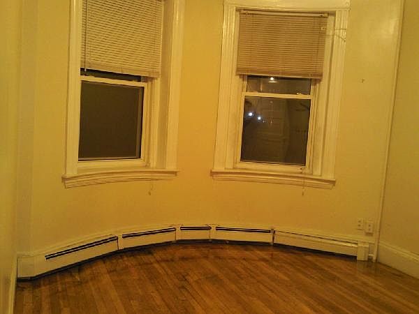 2nd image of 206 Winthrop Rd #7