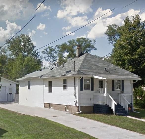 2nd image of 222 Miller St