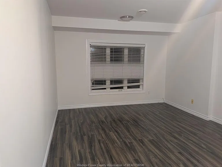 1050 Hickory Rd #2 — Photo 2