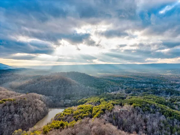 1561 Camp Rd, Chickamauga, GA 30707