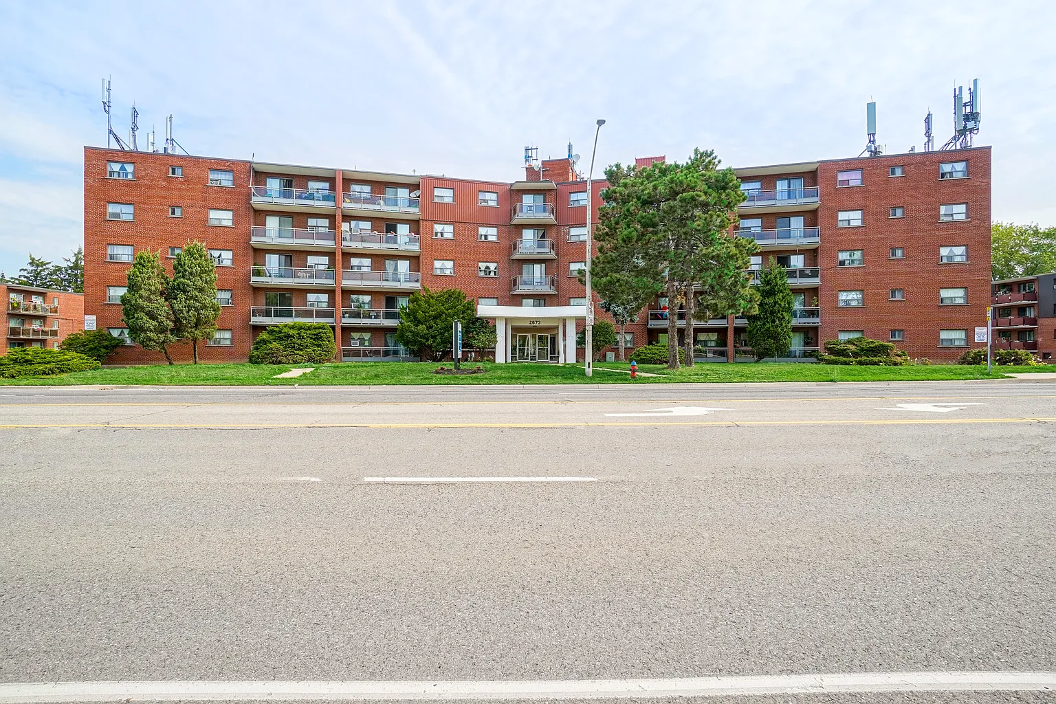 2673 King St E photo 1