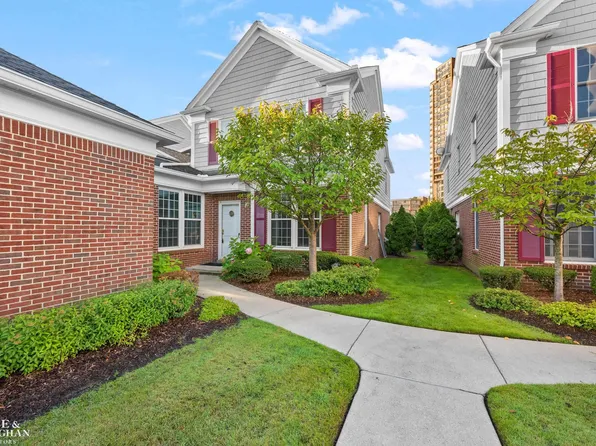 9004 Harbor Place Dr, Saint Clair Shores, MI 48080