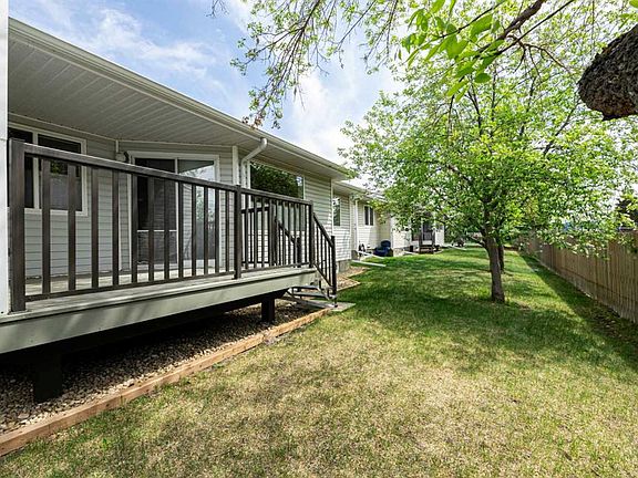 4th image of 2816 E Botterill Cres #59-RED