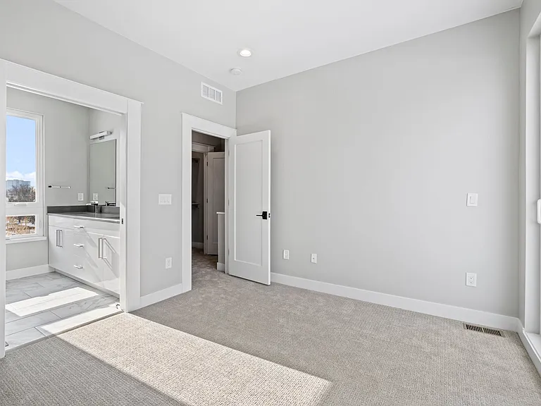 3832 Jason St #5 — Photo 20