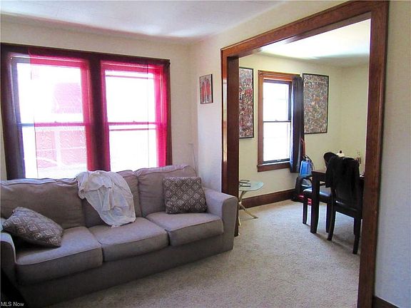 4th image of 862 Wilmot St