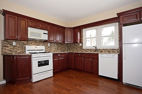 New kitchen with granite counters, 1st floor