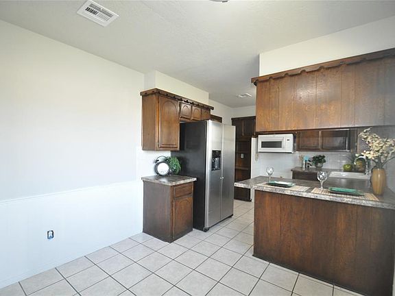 4th image of 1049 SW 3rd St