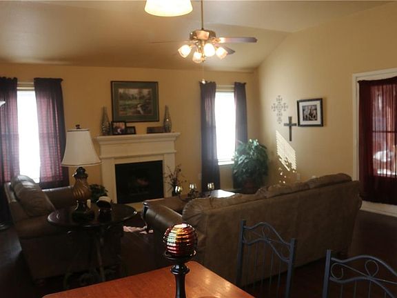 5th image of 3716 Villanova Dr