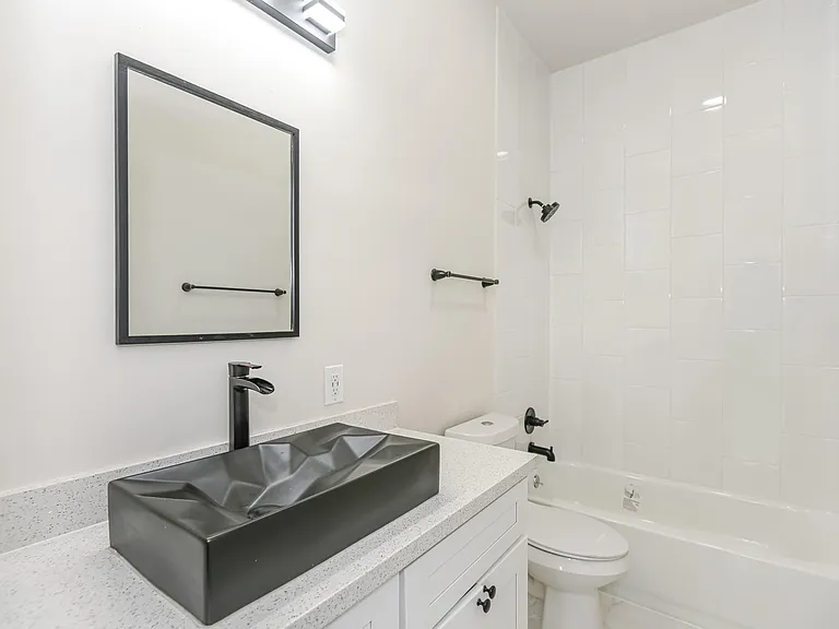 2902 Houston Ave — Photo 20