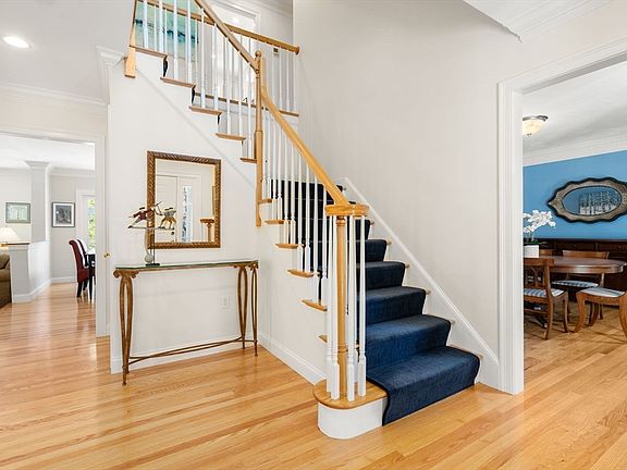 3rd image of 25 Blueberry Ln