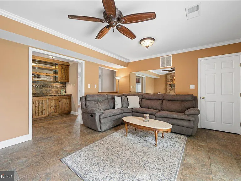 19829 Spurrier Ave — Photo 29
