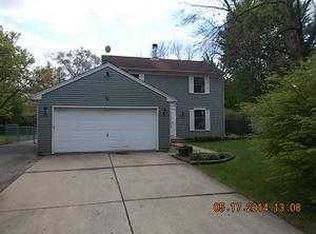 24 Pembrooke Rd, Montgomery, IL 60538