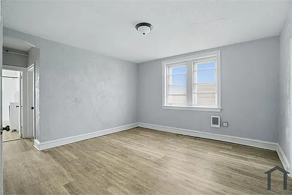 1806 W Champlost St #304 — Photo 5