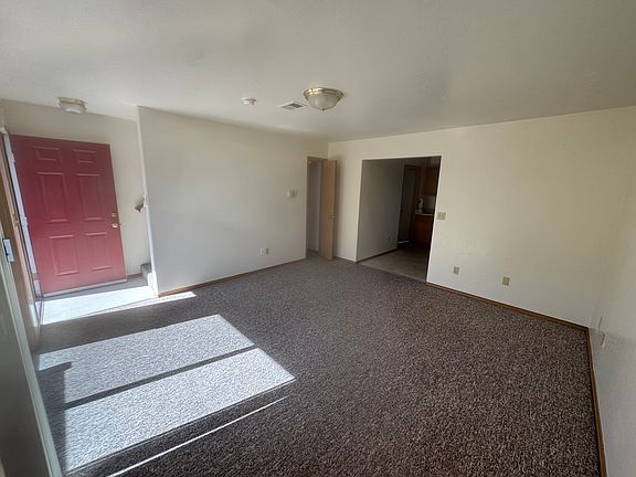 4th image of 825 12th St #B