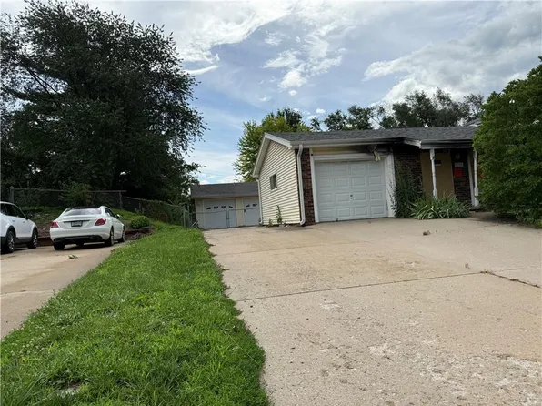 5705 S 16th St, Saint Joseph, MO 64504