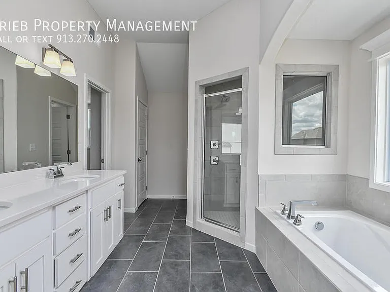 2677 W Dartmouth St — Photo 30
