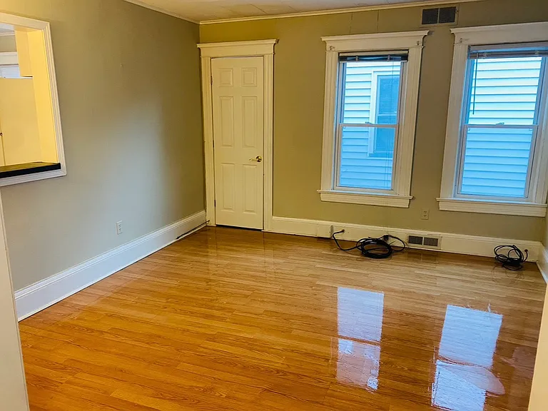 131 Rosedale St #UPPER MONROE — Photo 6