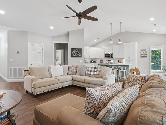 5th image of 57 Britney Ln