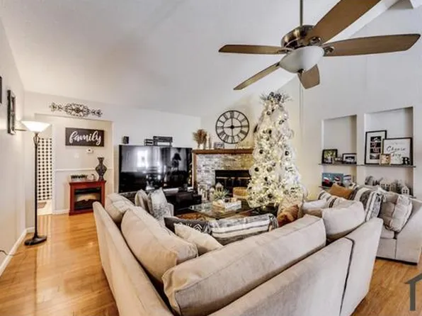 11218 Golden Triangle Cir, Fort Worth, TX 76244